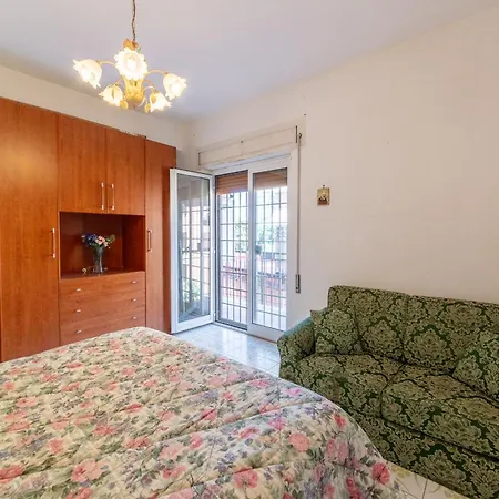 - Apartamento *