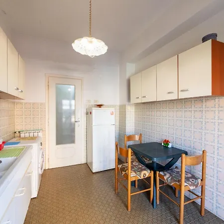 Apartamento - *